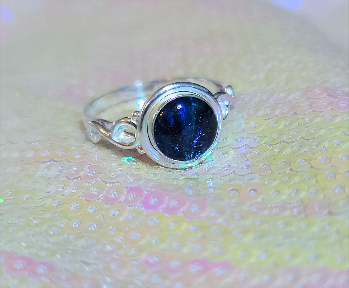 925 Sterling Silver Intricate Dark Blue Abalone / Paua Seashell Ring
