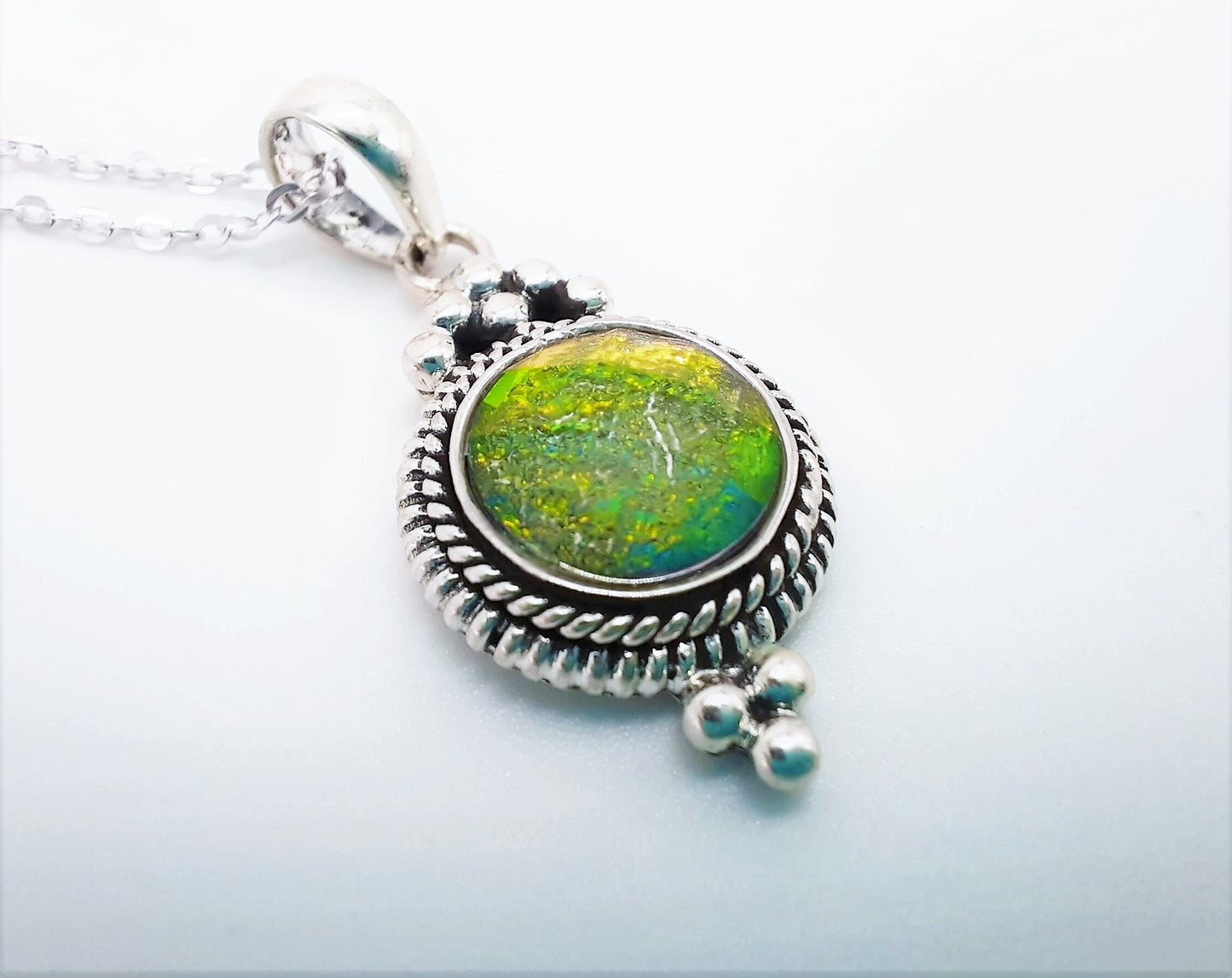 Antique Double Spiral Design 925 Sterling Silver Pendant Necklace with 10mm Orange /Green Glass Cabochon Setting