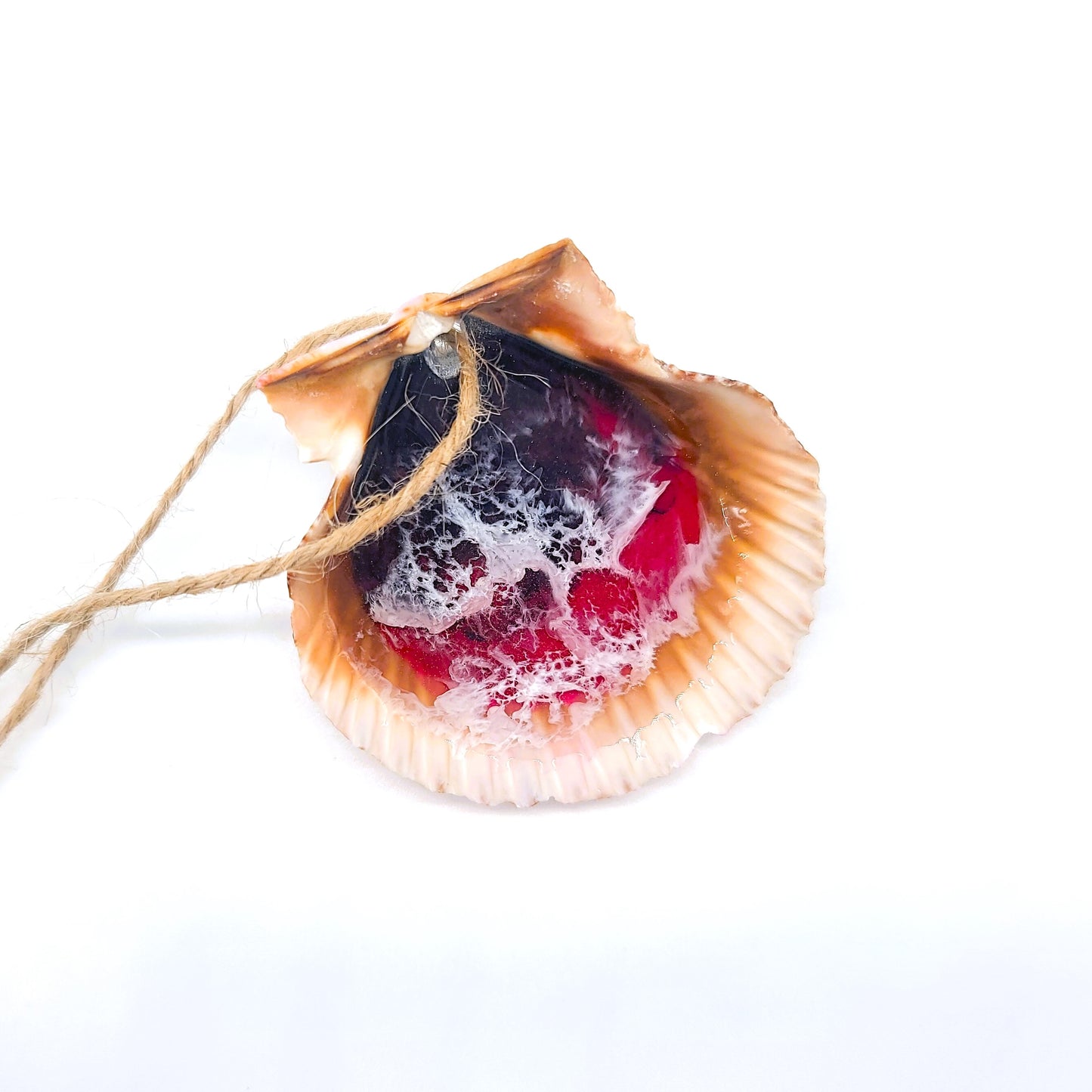 Resin Seascape Scallop Seashell Ornament