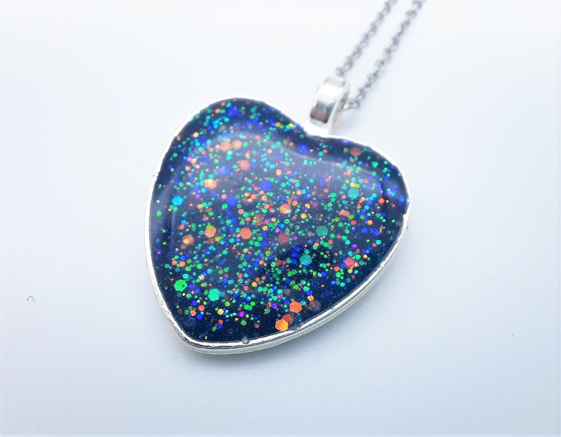 Glitter Sparkle Resin Heart Pendant Necklace / Made with Resin, Mica, Glitter, Glow-in-the-Dark Pigment, Stainless Steel