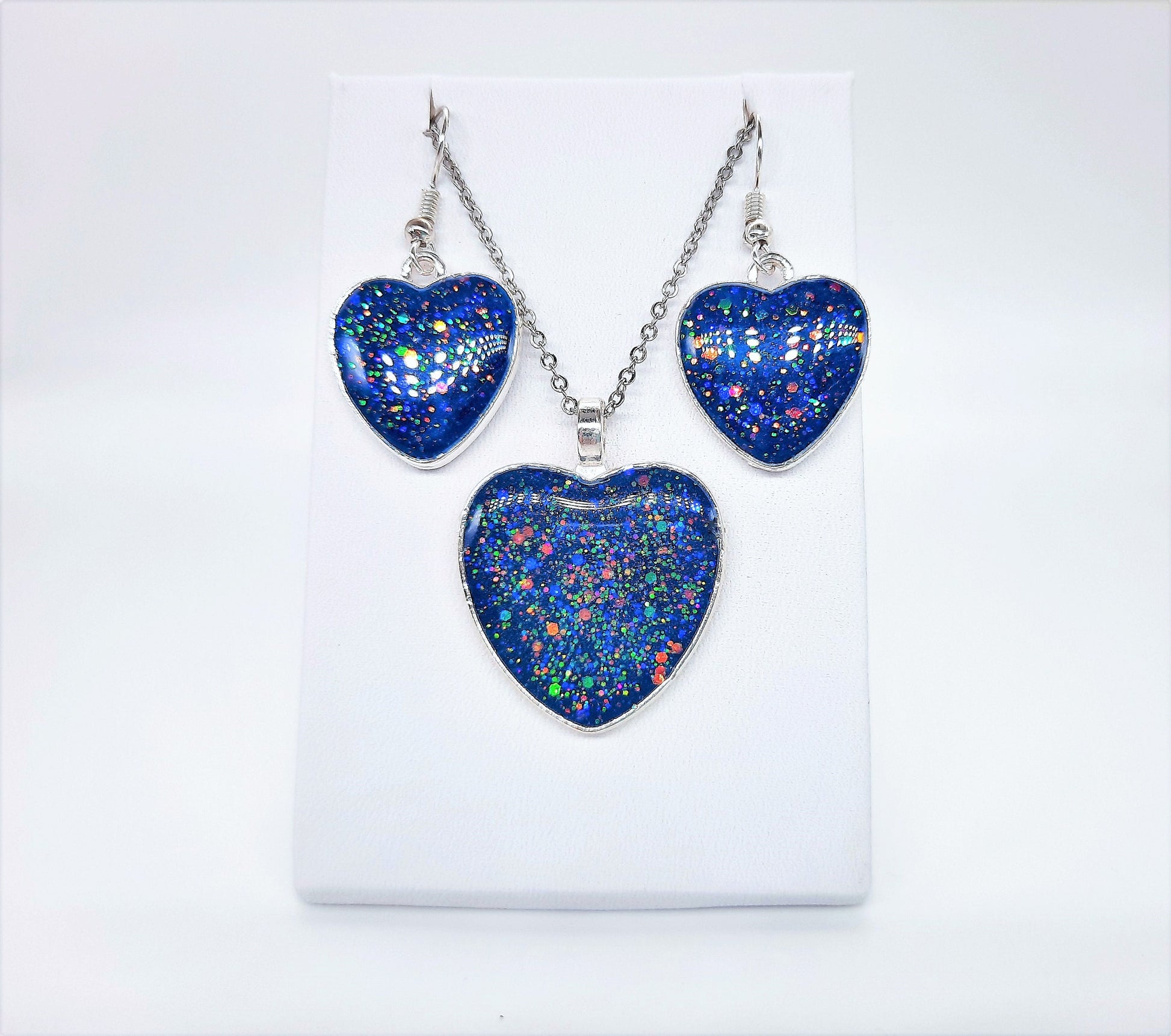 Glitter Sparkle Resin Heart Pendant Necklace / Made with Resin, Mica, Glitter, Glow-in-the-Dark Pigment, Stainless Steel