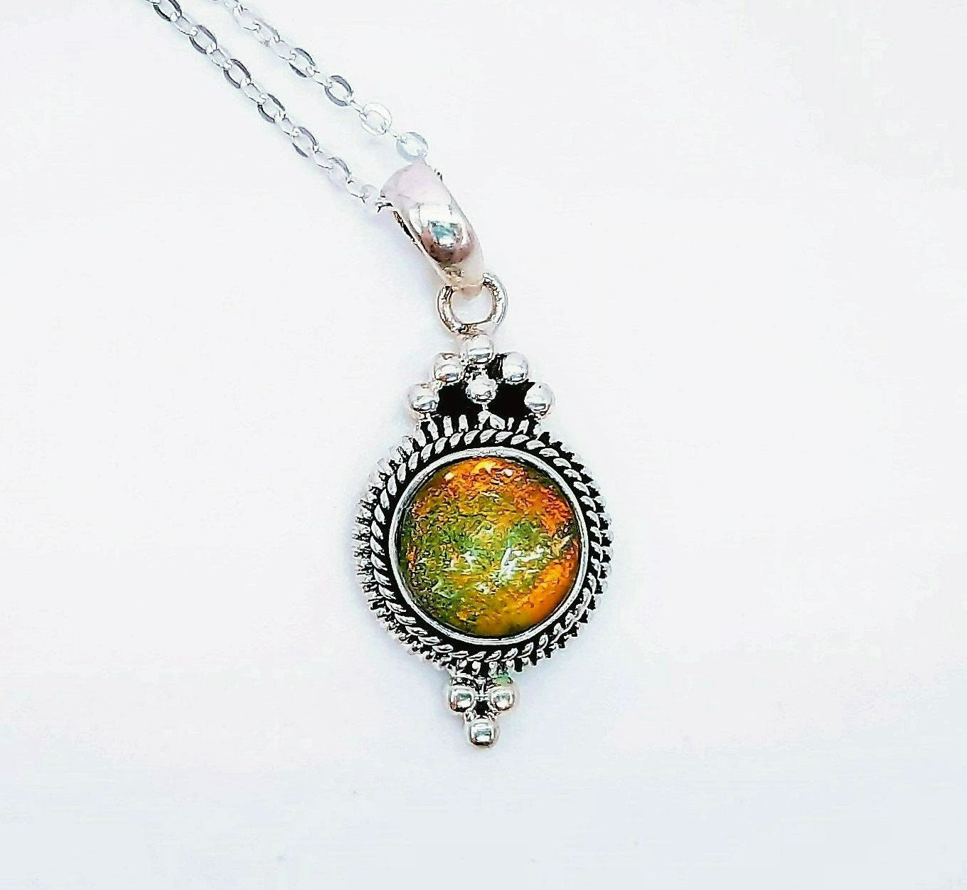 Antique Double Spiral Design 925 Sterling Silver Pendant Necklace with 10mm Orange /Green Glass Cabochon Setting