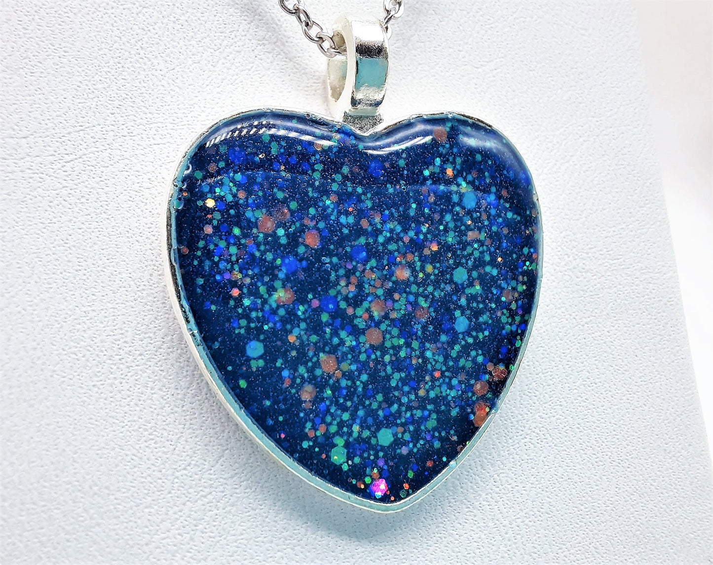 Glitter Sparkle Resin Heart Pendant Necklace / Made with Resin, Mica, Glitter, Glow-in-the-Dark Pigment, Stainless Steel