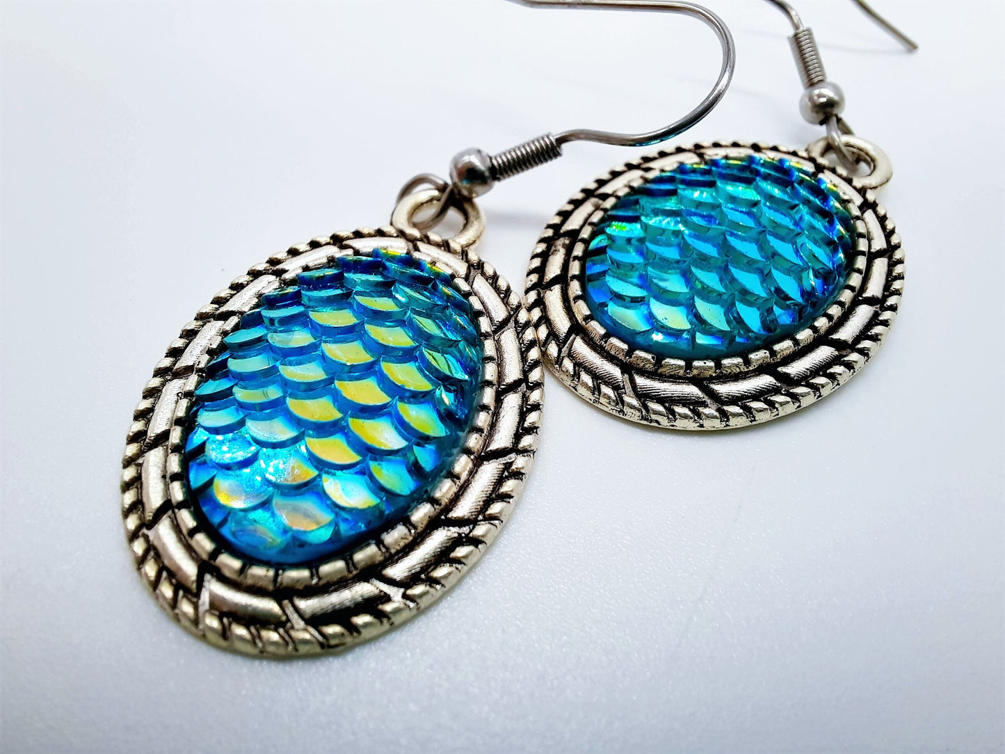 Blue Iridescent Oval Mermaid Scale / Dragon Scale / Fish Scale Jewelry Set / Antique Tibetan Look / Dangle Earrings and Pendant Necklace Set