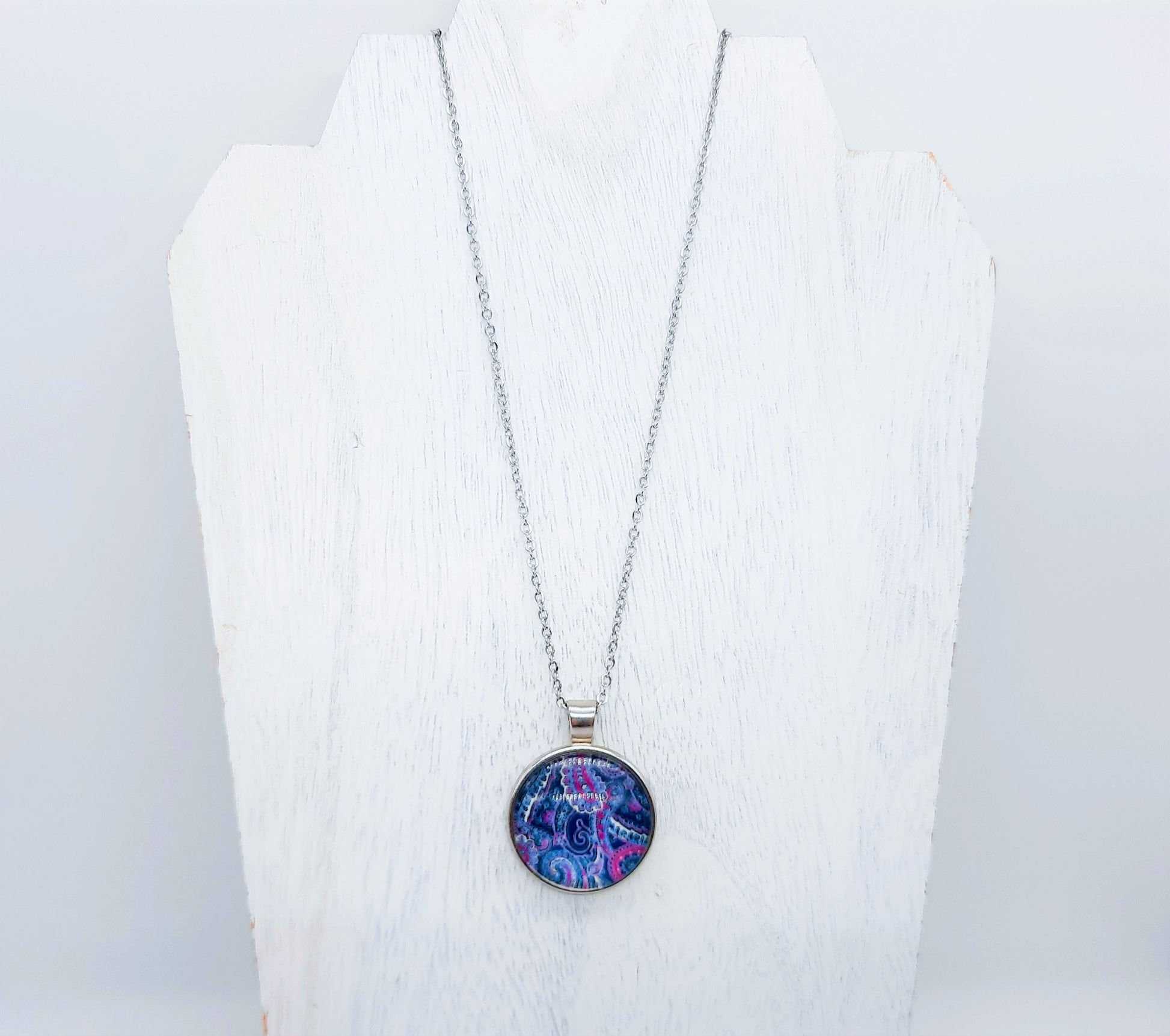 Paisley Glass Cabochon and Metal Pendant Necklace