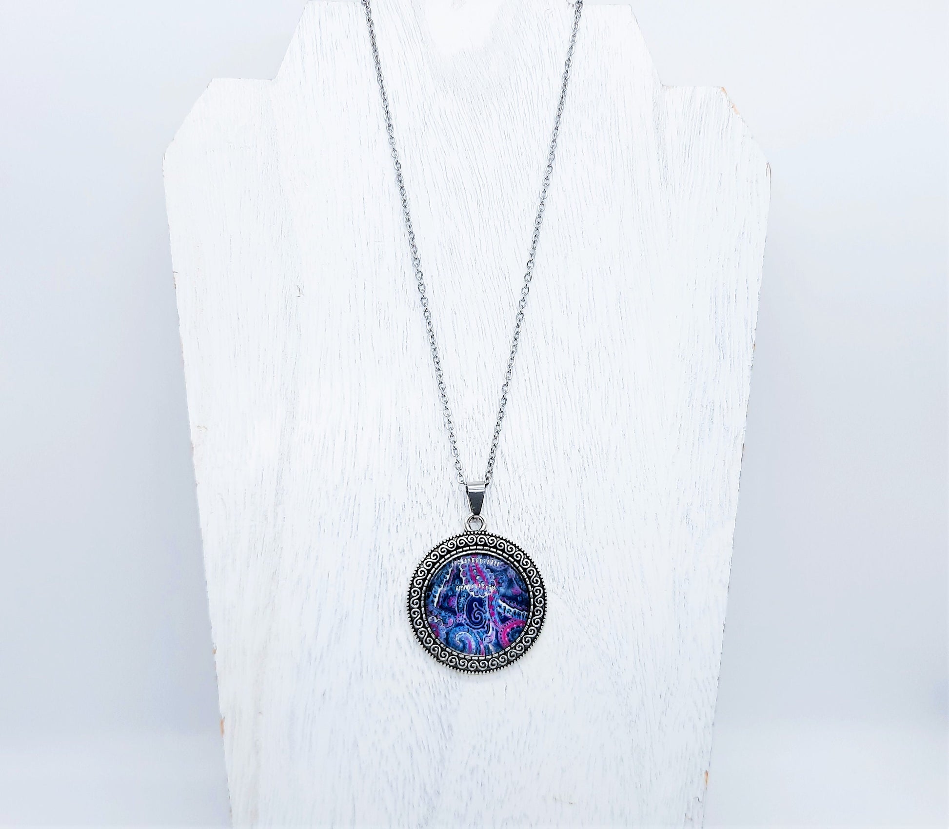 Paisley Glass Cabochon and Metal Pendant Necklace