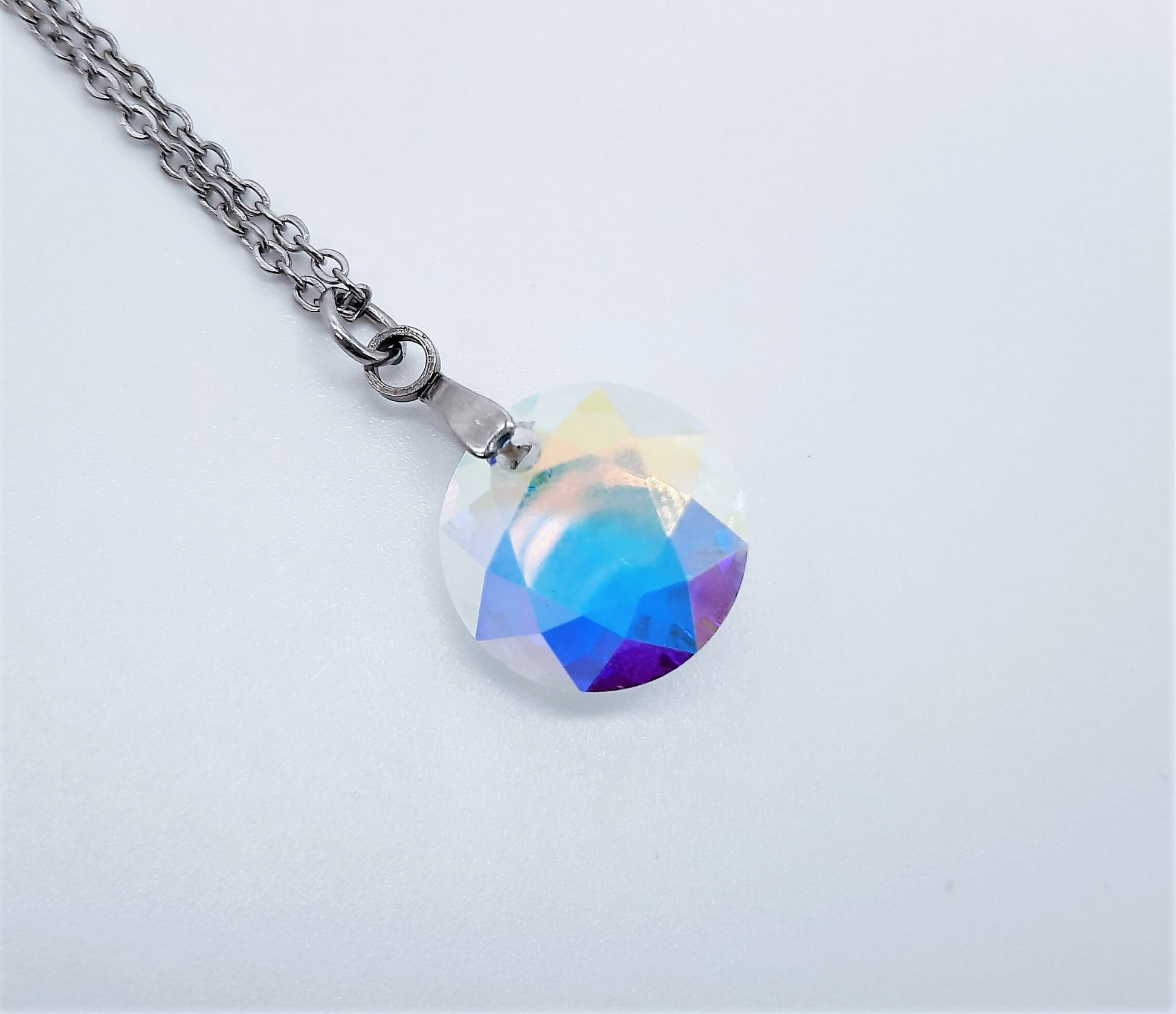 Invisible Necklace With White Crystal Pendant The Aurora