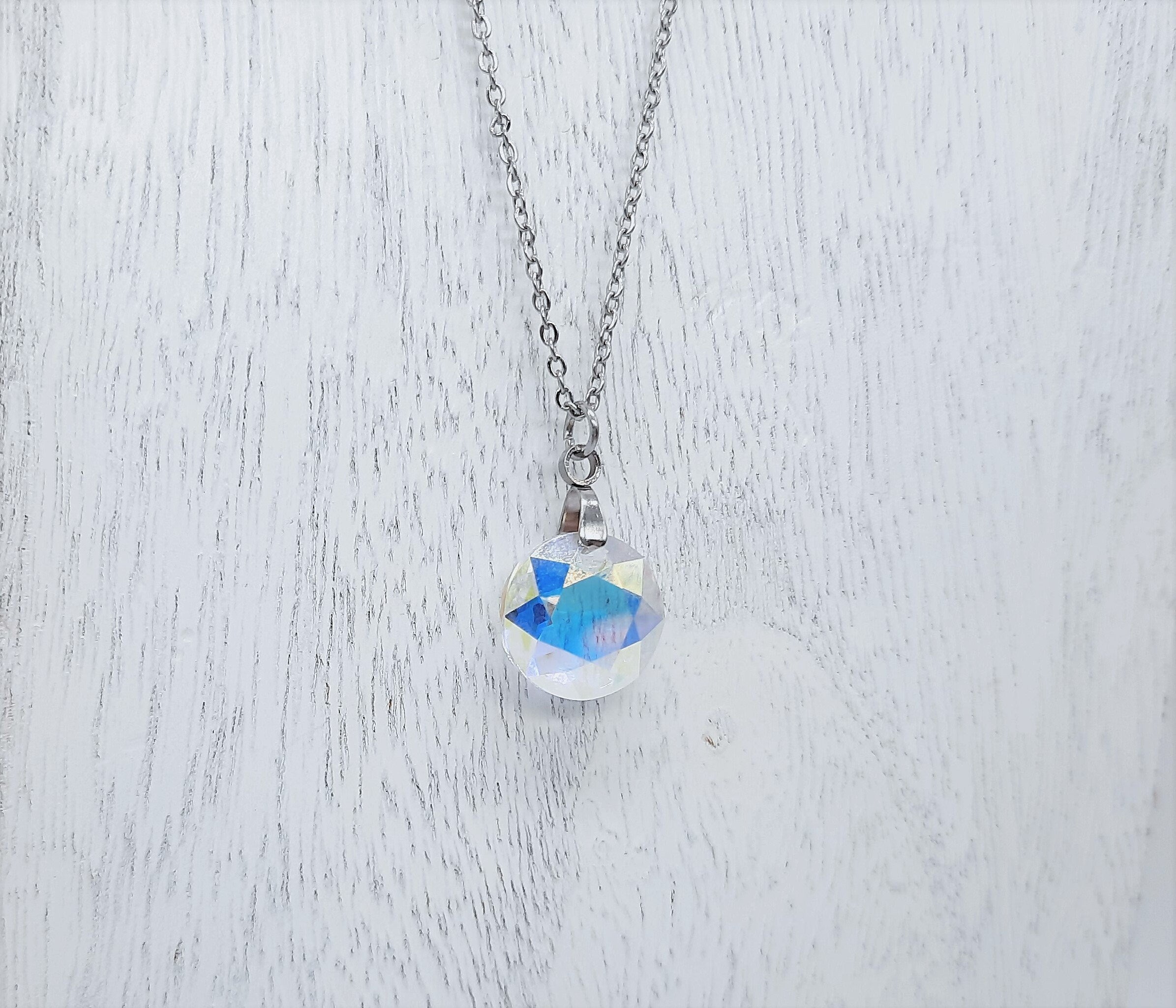 Aurora borealis pendant deals necklace