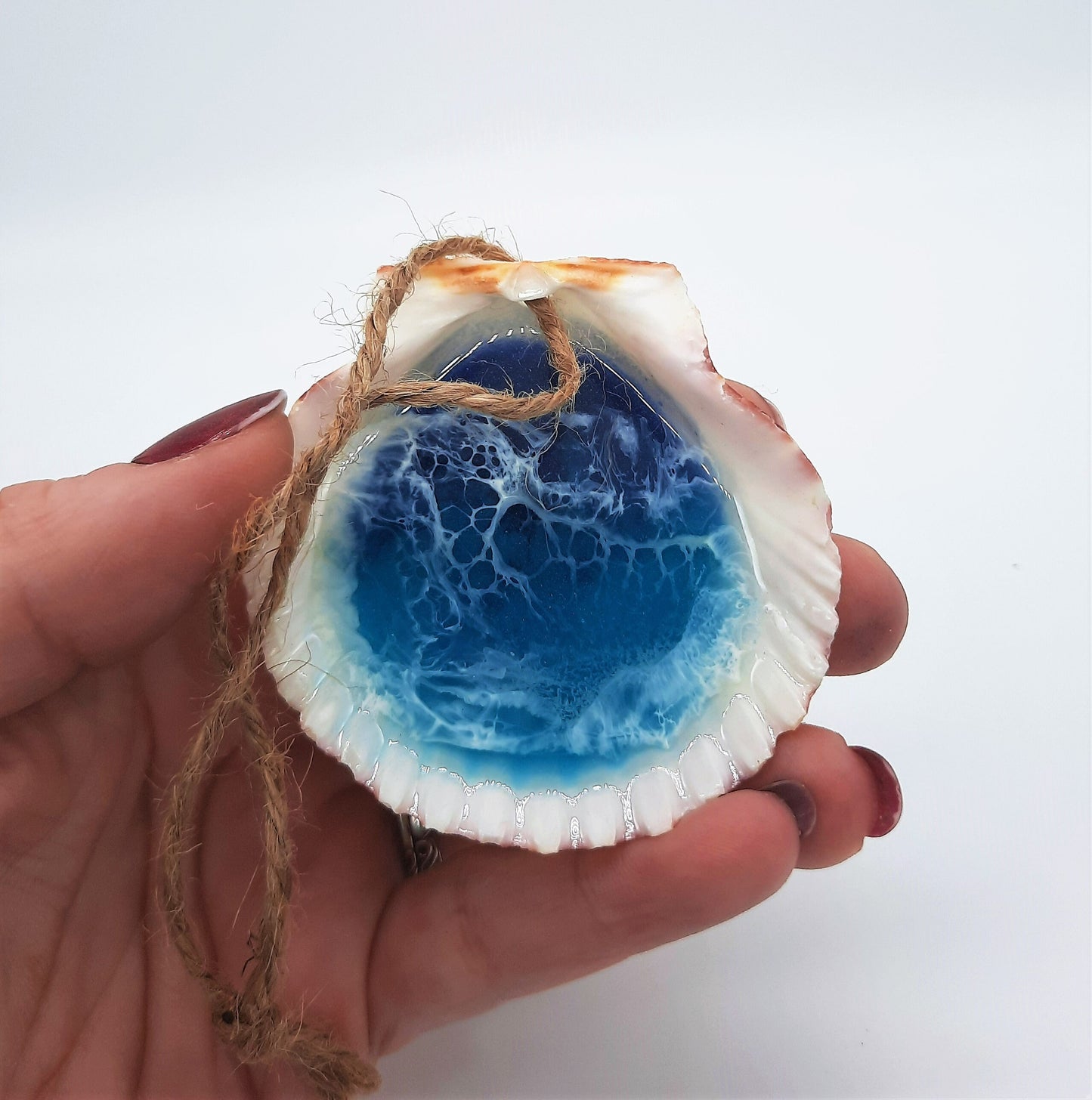 Eco-Friendly Epoxy Resin Ocean Scallop Seashell Christmas Ornament / Beach Seashell Ornament / Tropical Paradise Shell Holiday Ornament