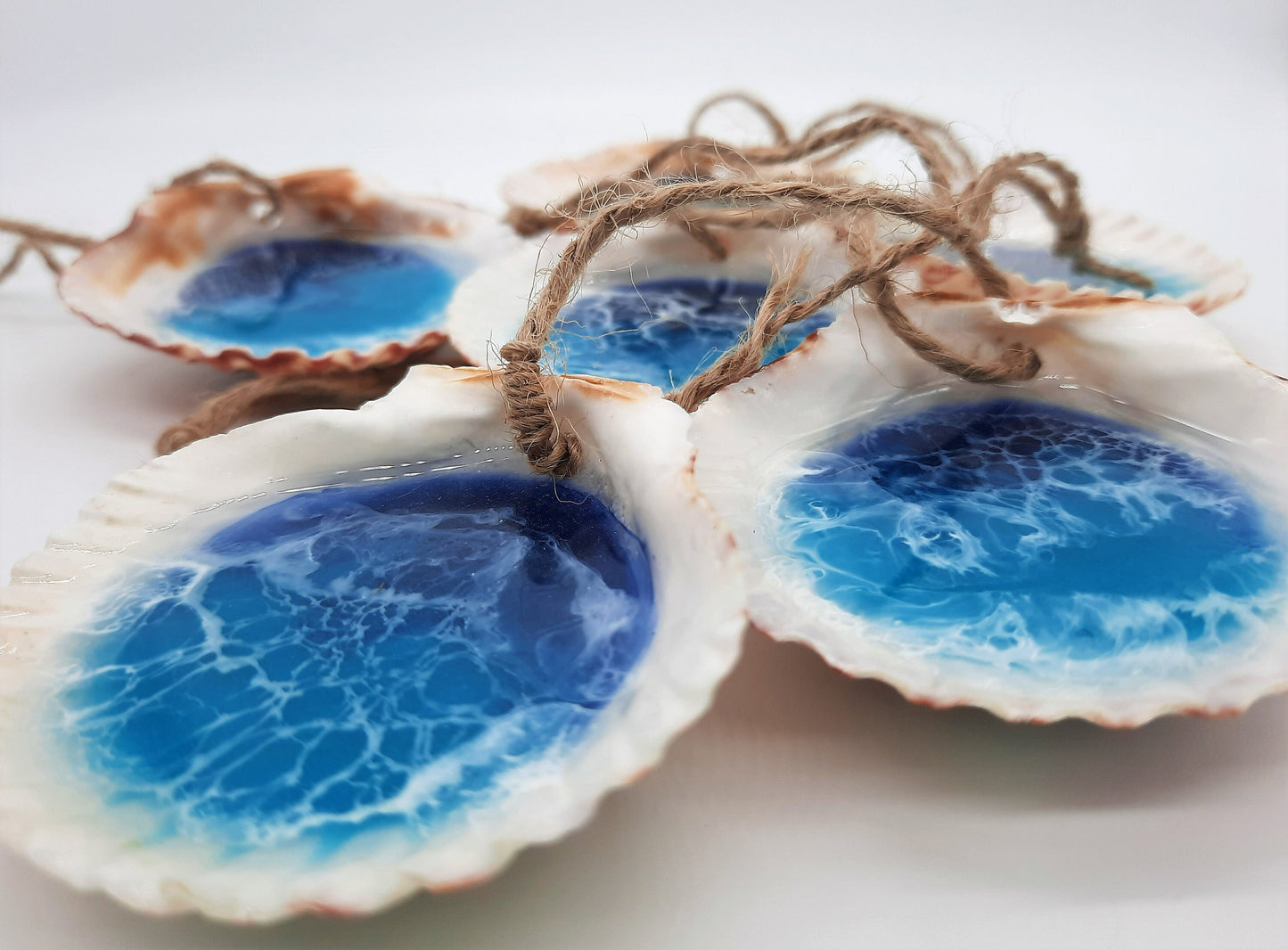 Eco-Friendly Epoxy Resin Ocean Scallop Seashell Christmas Ornament / Beach Seashell Ornament / Tropical Paradise Shell Holiday Ornament