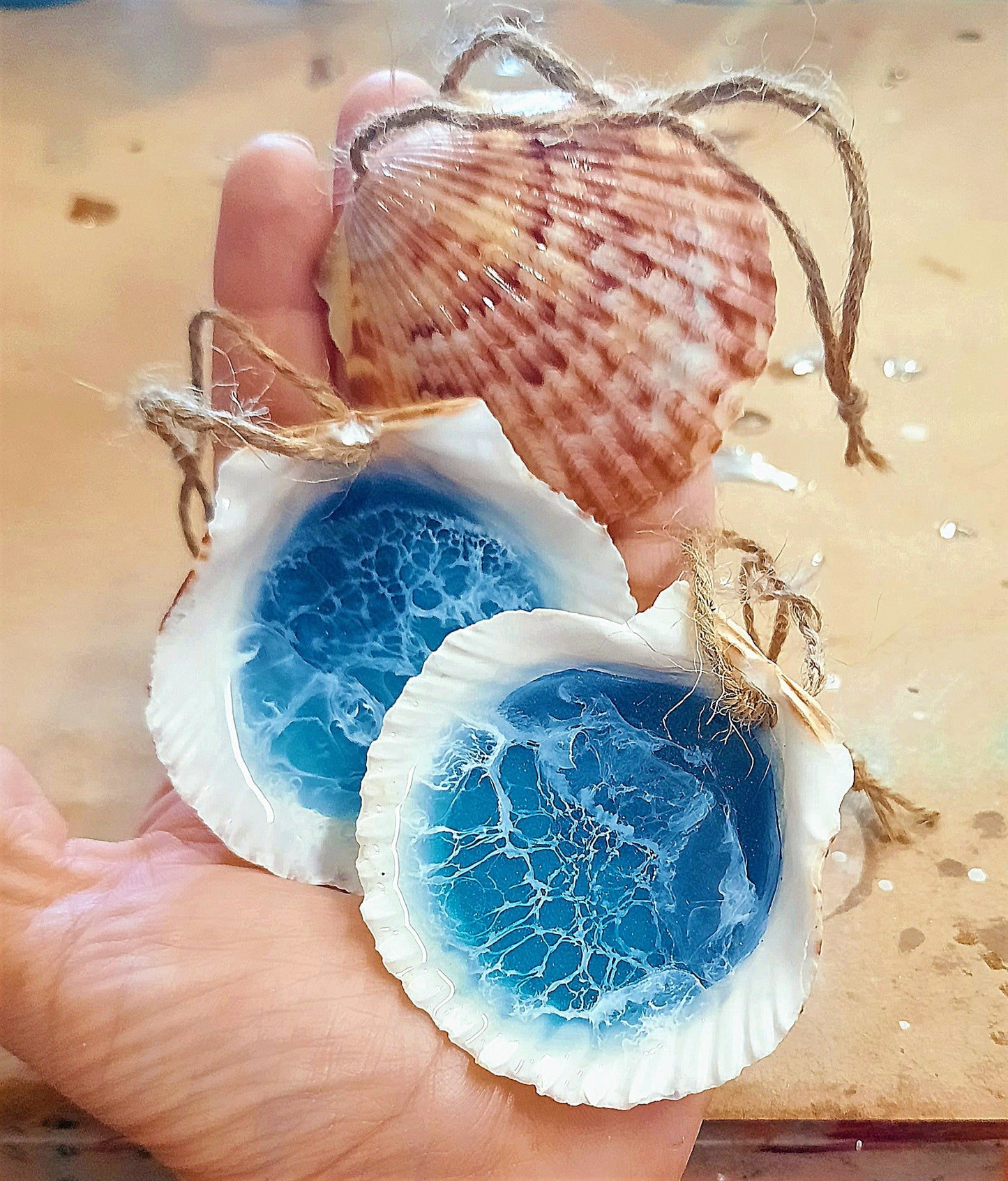 Eco-Friendly Epoxy Resin Ocean Scallop Seashell Christmas Ornament / Beach Seashell Ornament / Tropical Paradise Shell Holiday Ornament